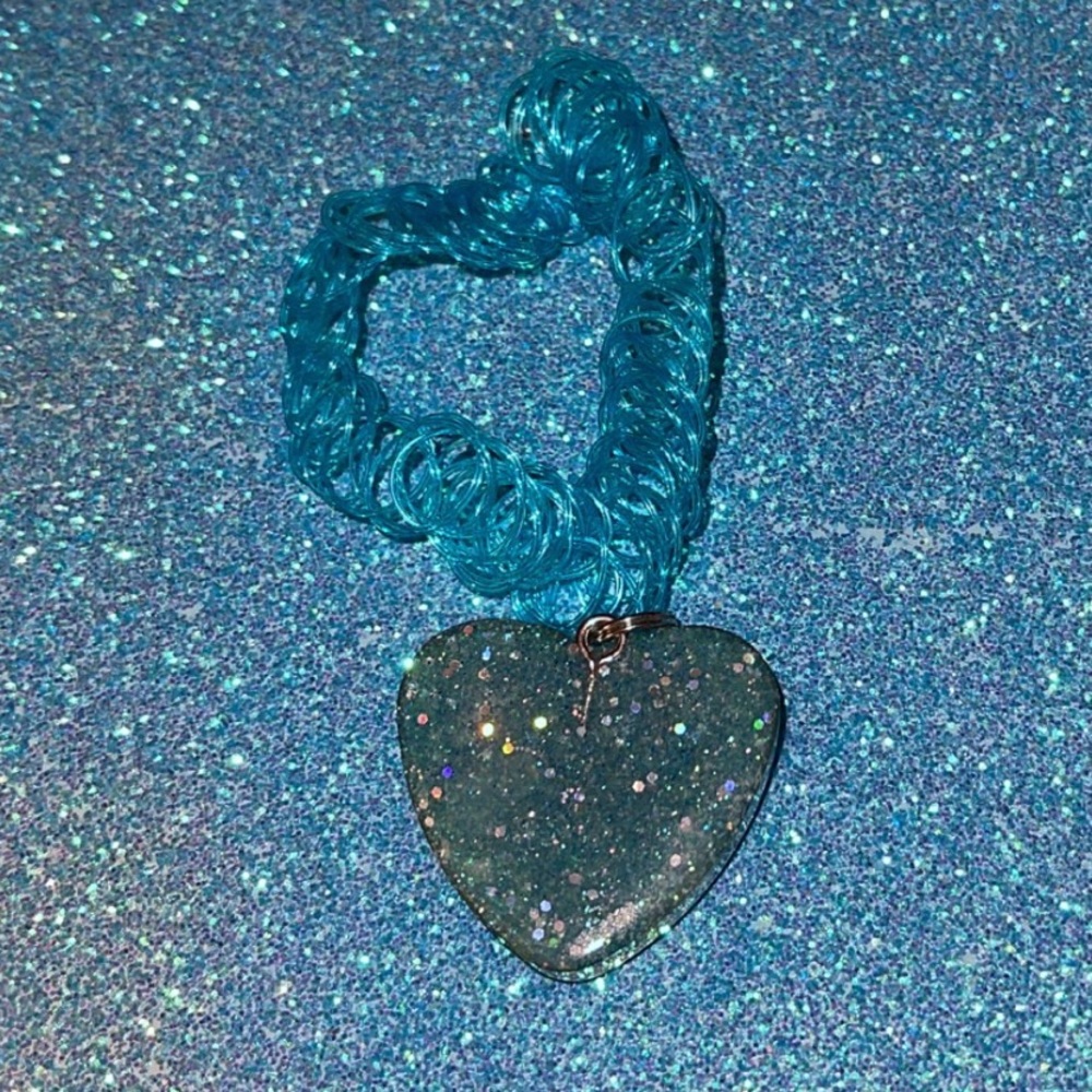 Blue Dump Him Heart Choker - Picture 5 of 5